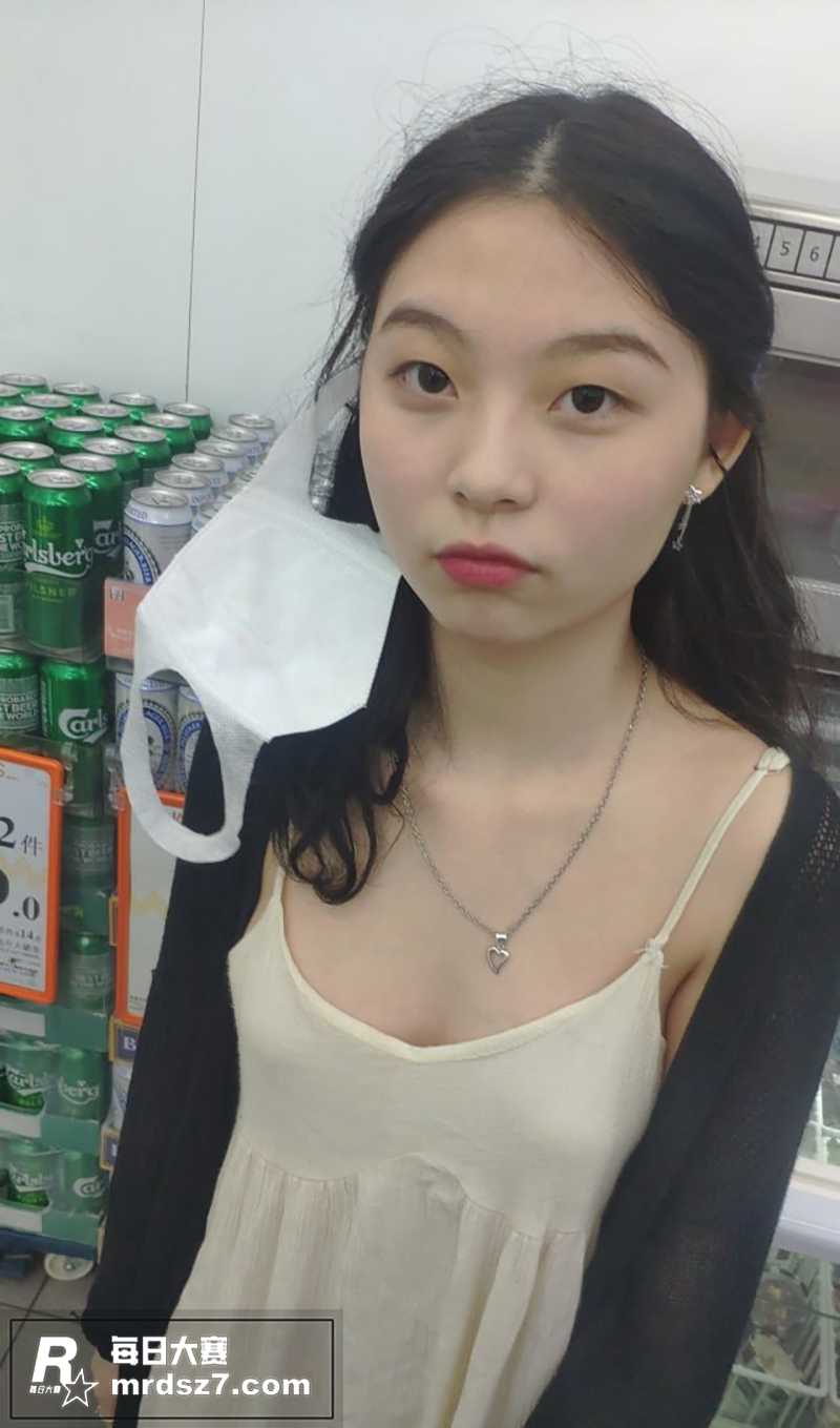 高颜值女大学生 陈意相关图片2