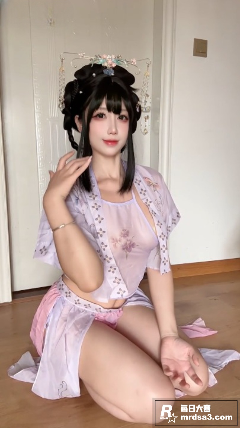 推特高颜值福利姬 九相关图片1