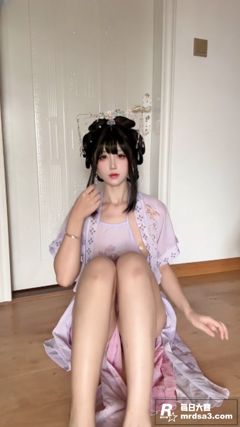 推特高颜值福利姬 九相关图片3
