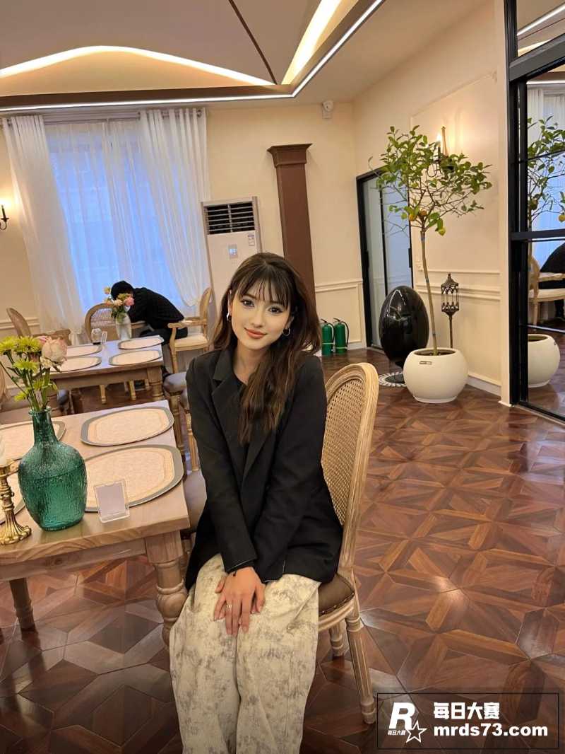 新疆高颜值维族美女 相关图片3