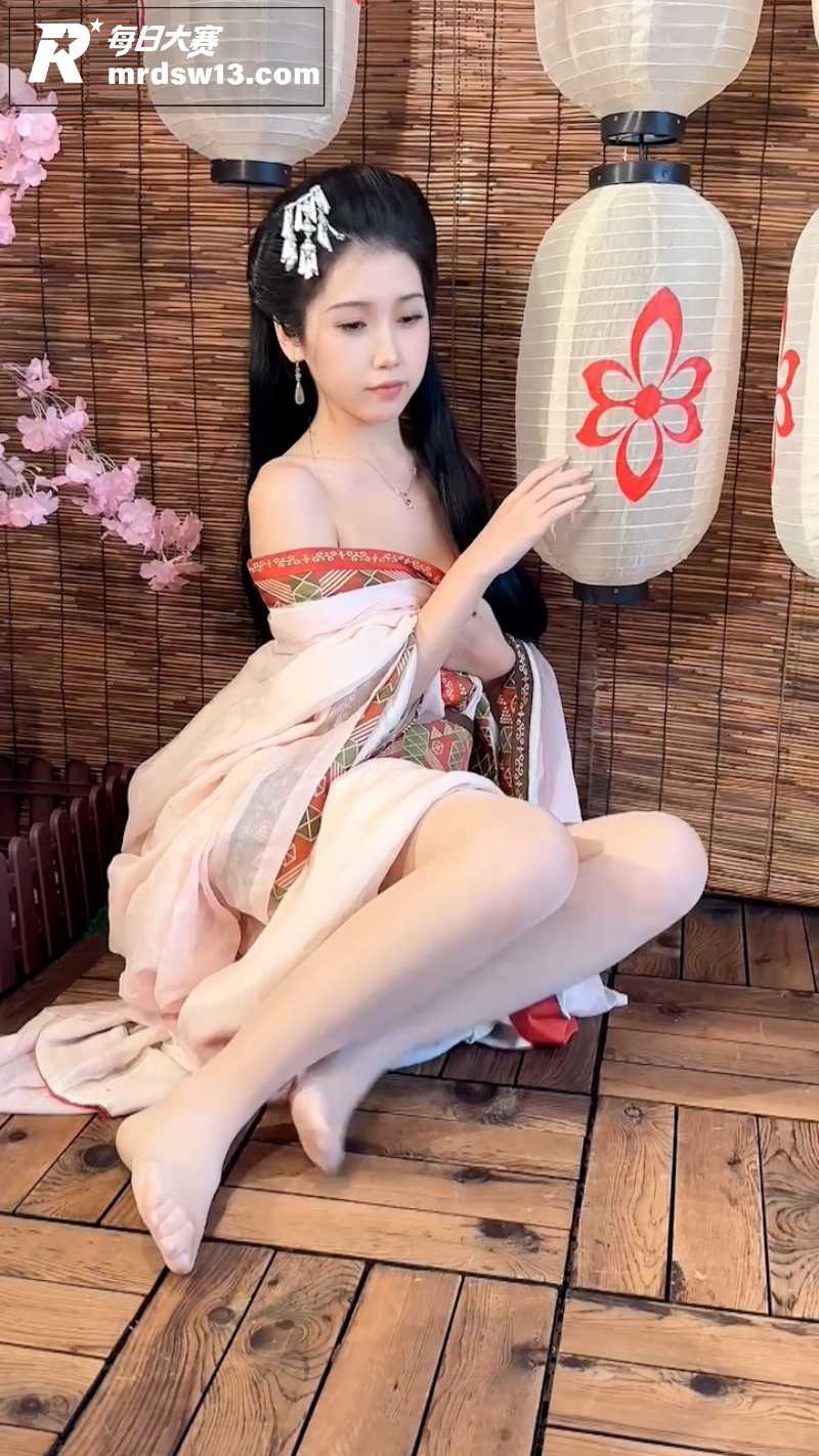 人气网红模特 不呆猫相关图片12