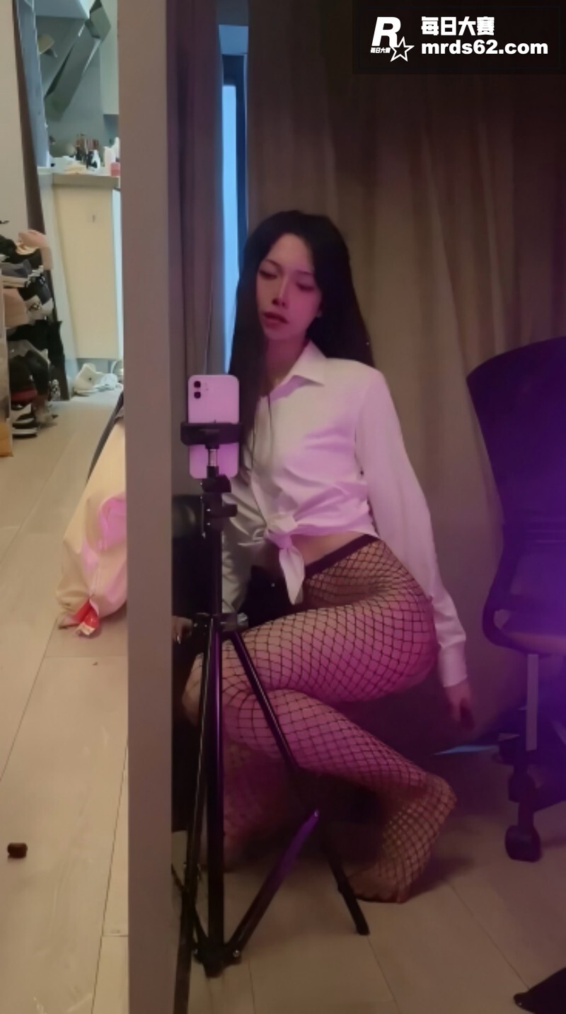 高颜值美艳伪娘 蓓蓓相关图片4