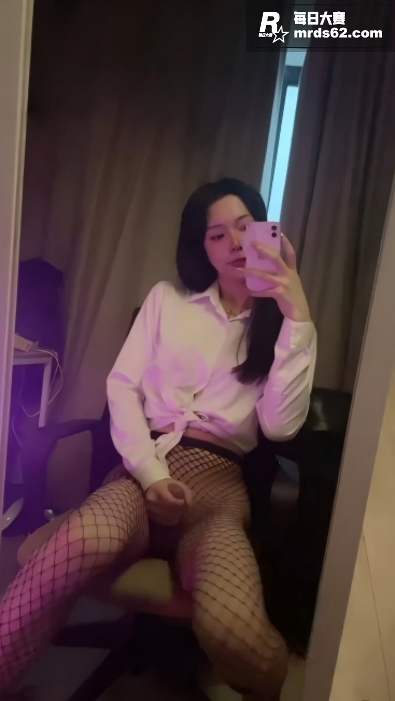 高颜值美艳伪娘 蓓蓓相关图片5