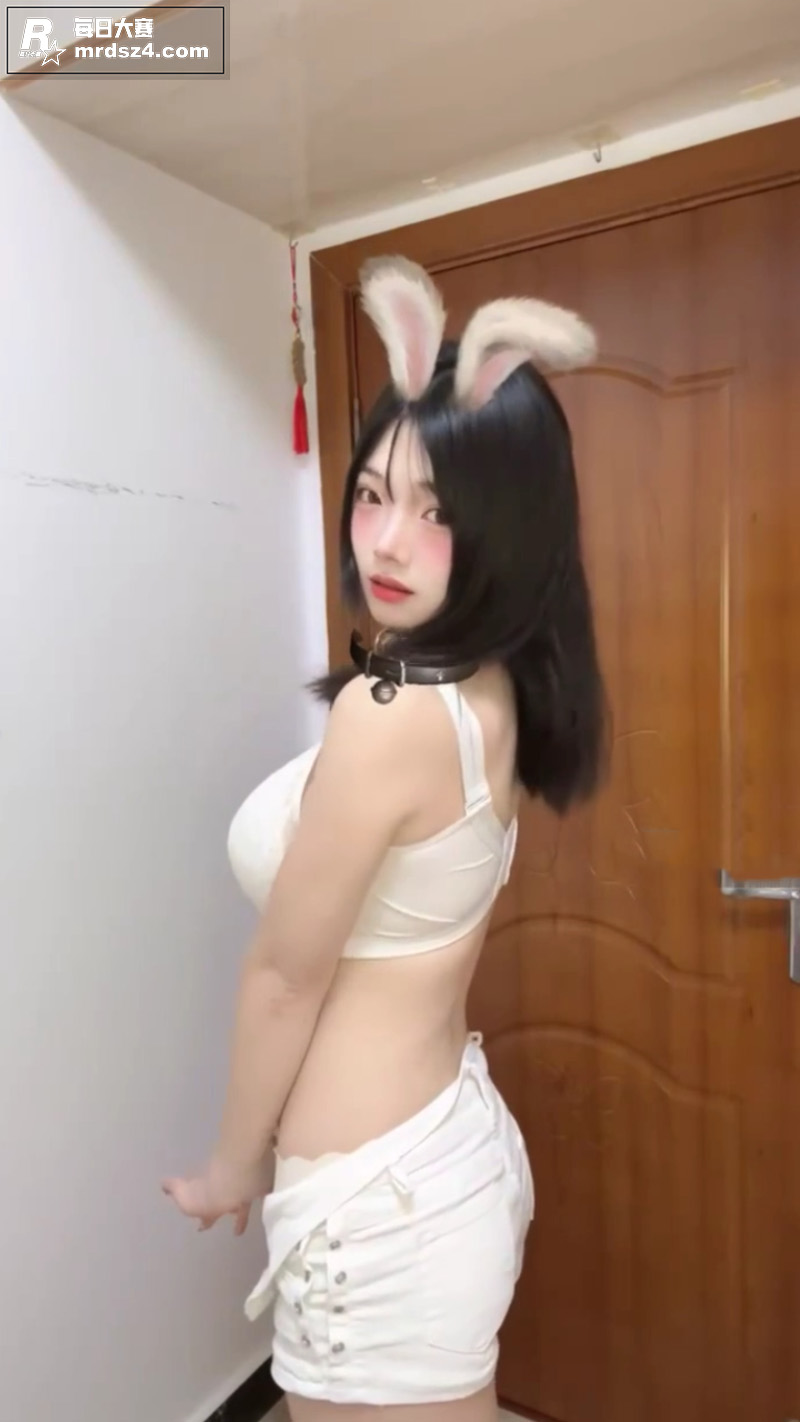 抖音巨乳少女 猫猫忠相关图片7