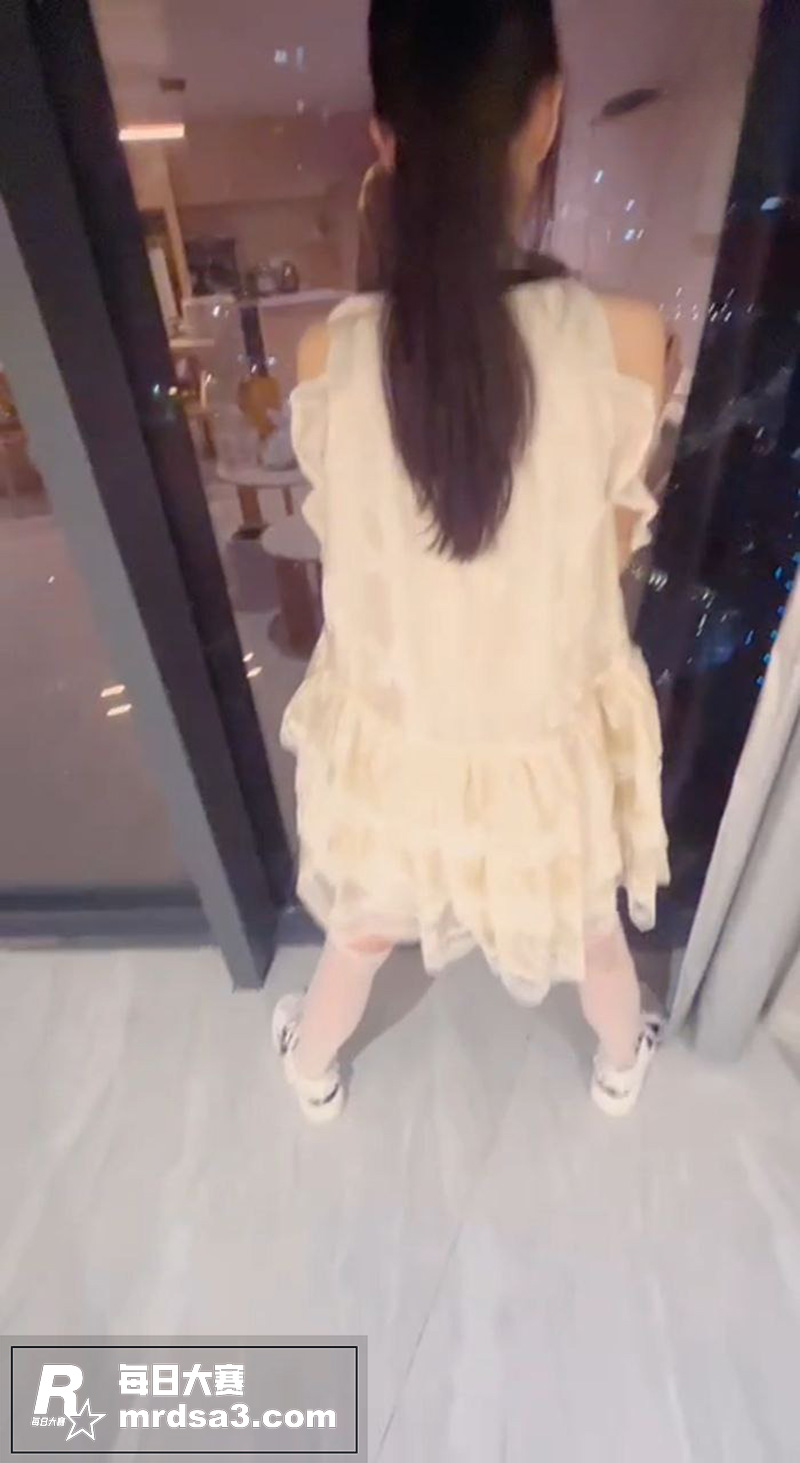 海角社区 意淫自己妹相关图片1