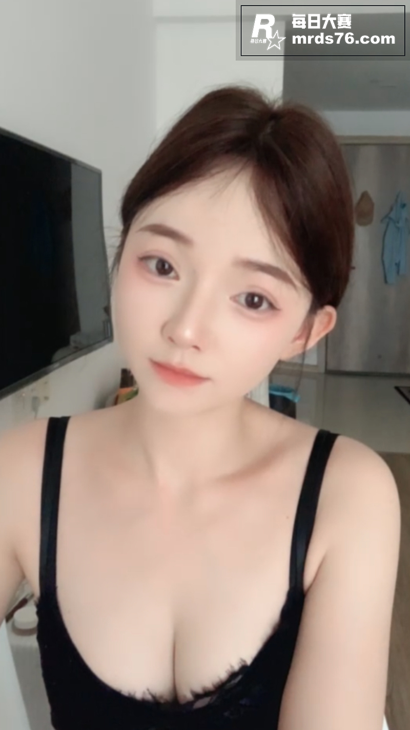 半糖高颜值反差嫩妹 相关图片2