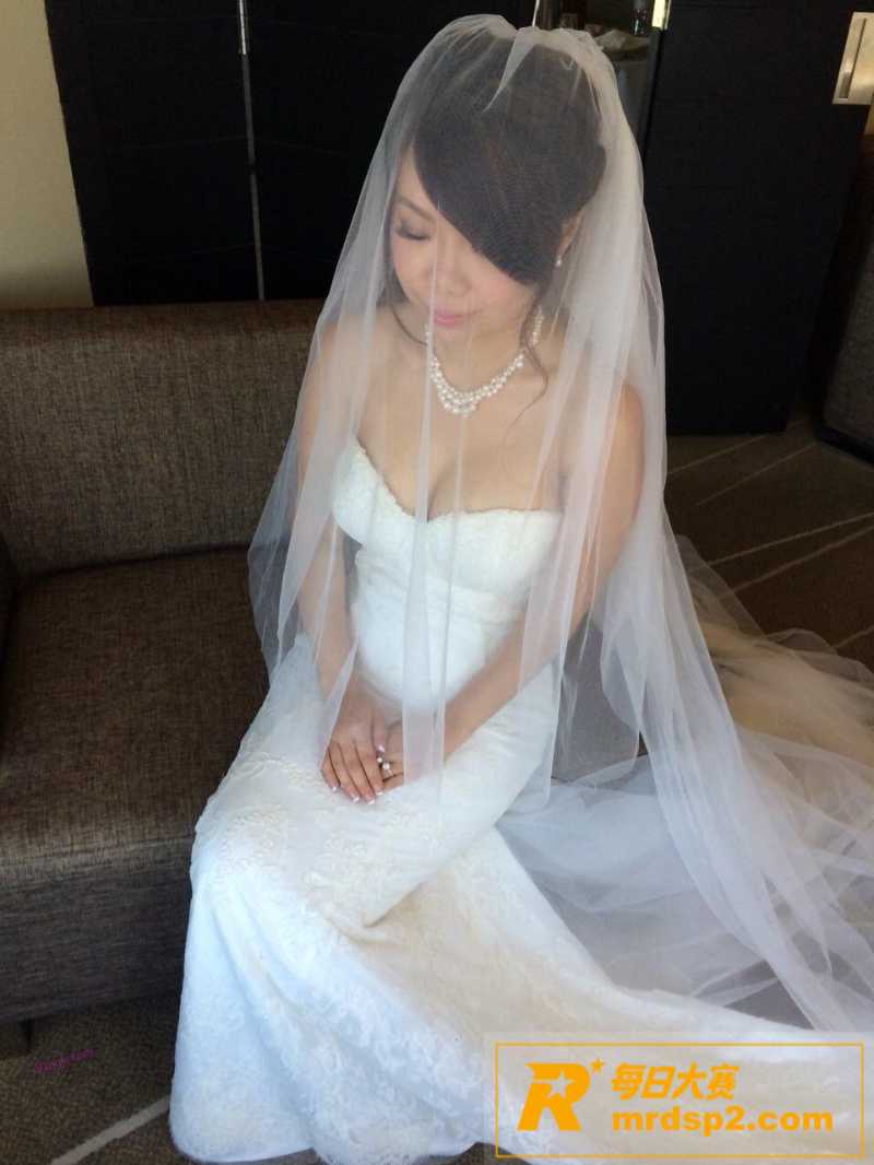 经典人妻泄密 完美露相关图片6