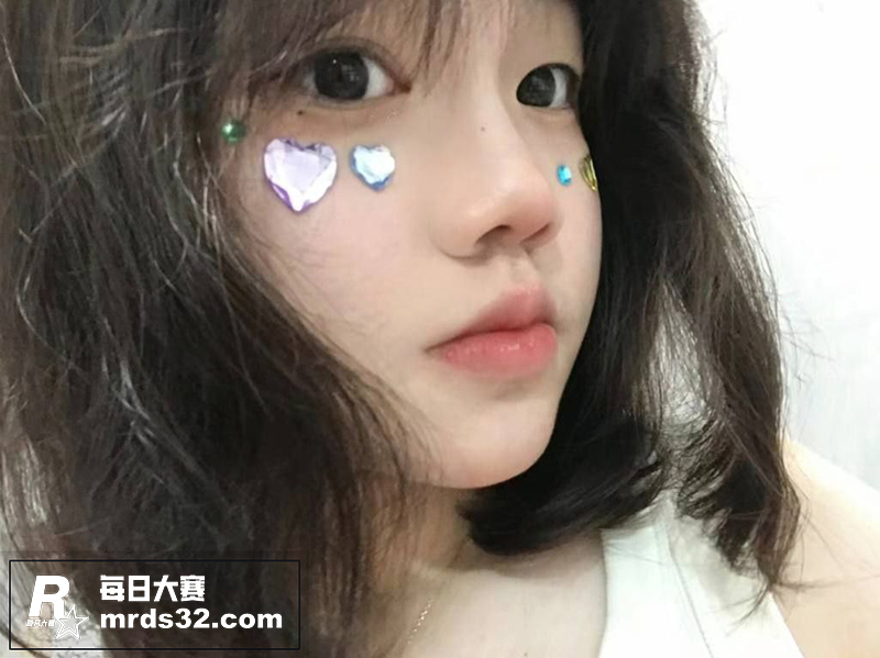 极品高颜值大二清纯学相关图片9