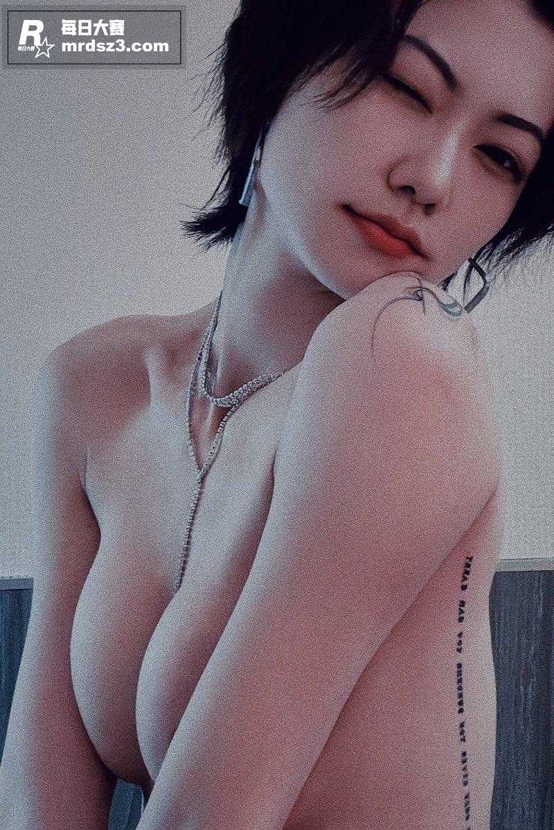 推特20W粉短发熟女相关图片6