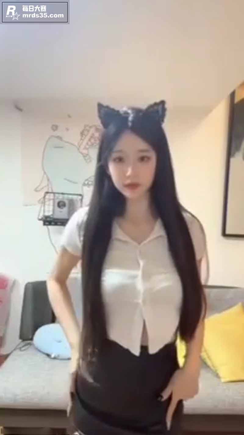极品反差少女上演大尺相关图片1