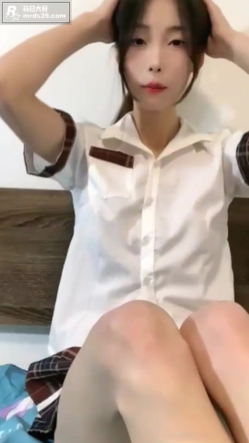 极品反差少女 兔崽陪相关图片6