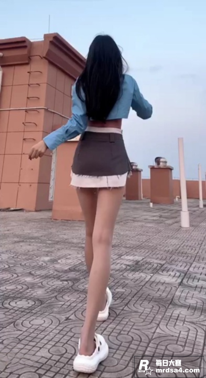 推特露出女王 仙女吖相关图片4