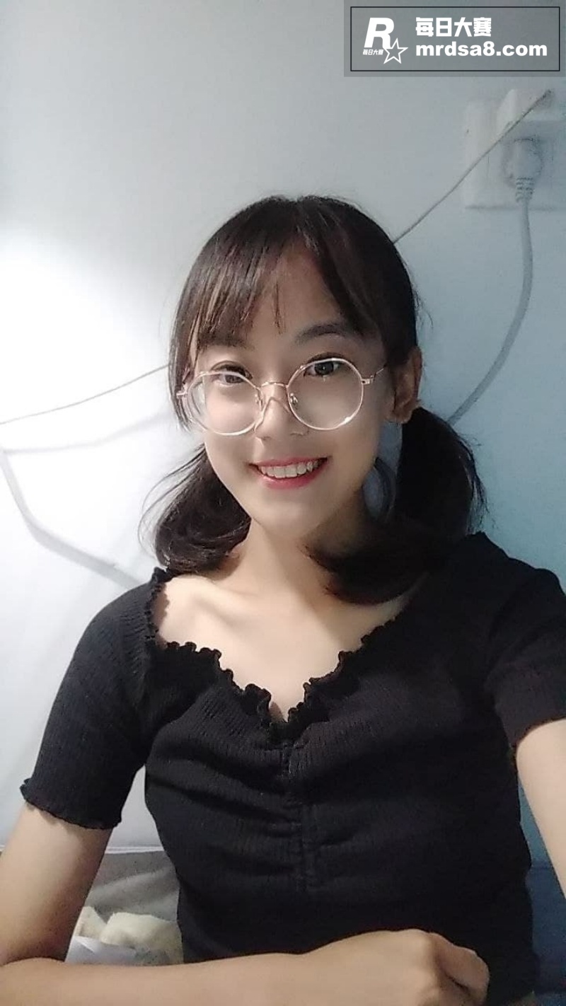 河北大学生 王佳敏 相关图片1