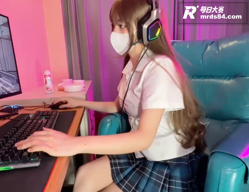 糖心Vlog巨乳女神相关图片1