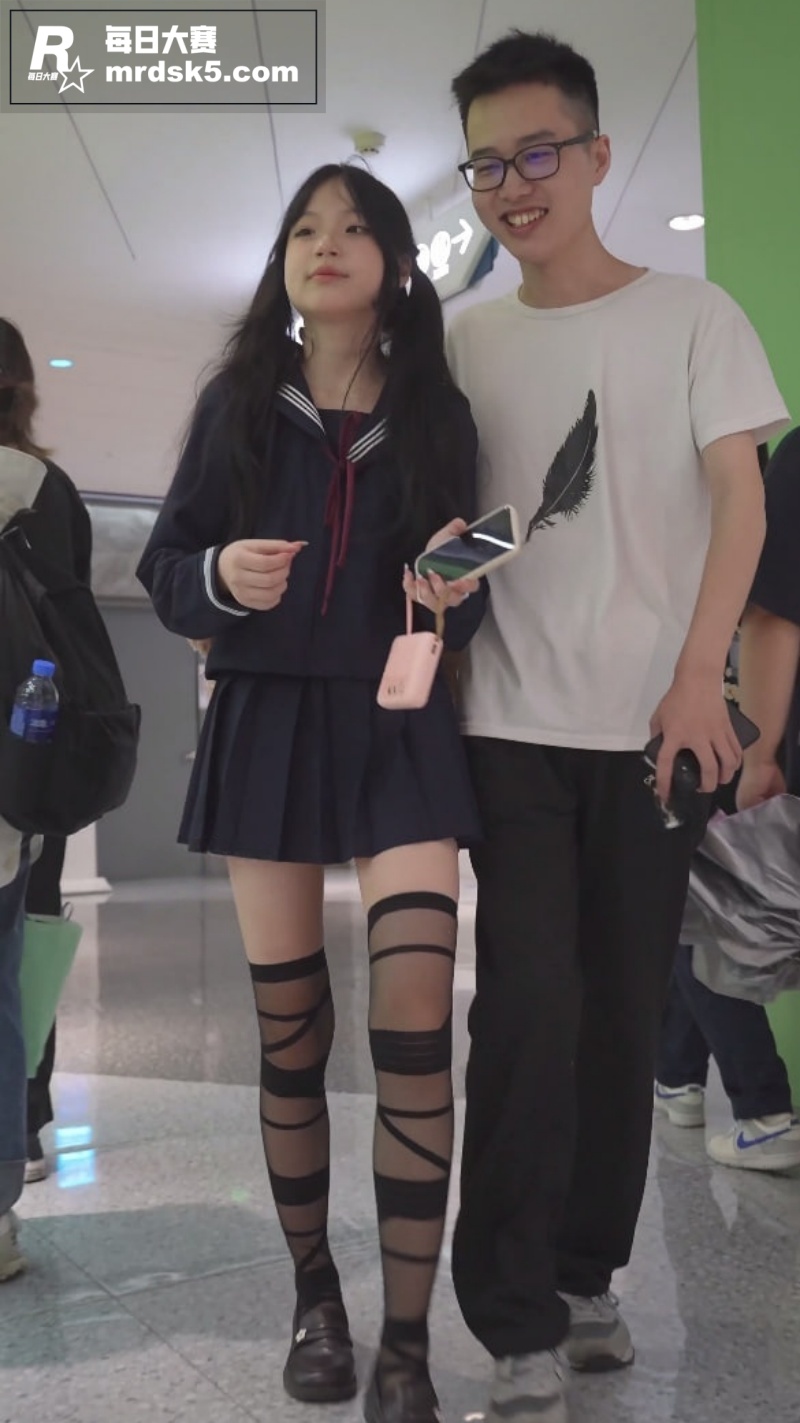 精选偷拍系列 街拍大相关图片2