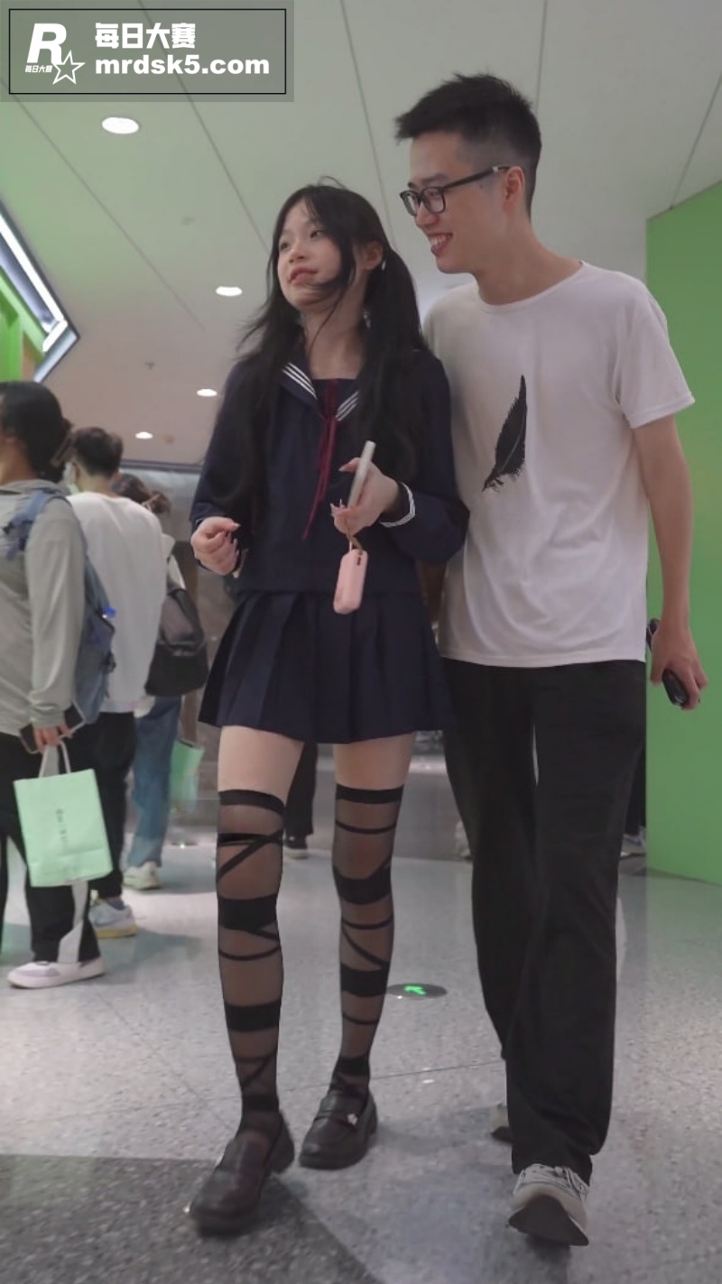 精选偷拍系列 街拍大相关图片3