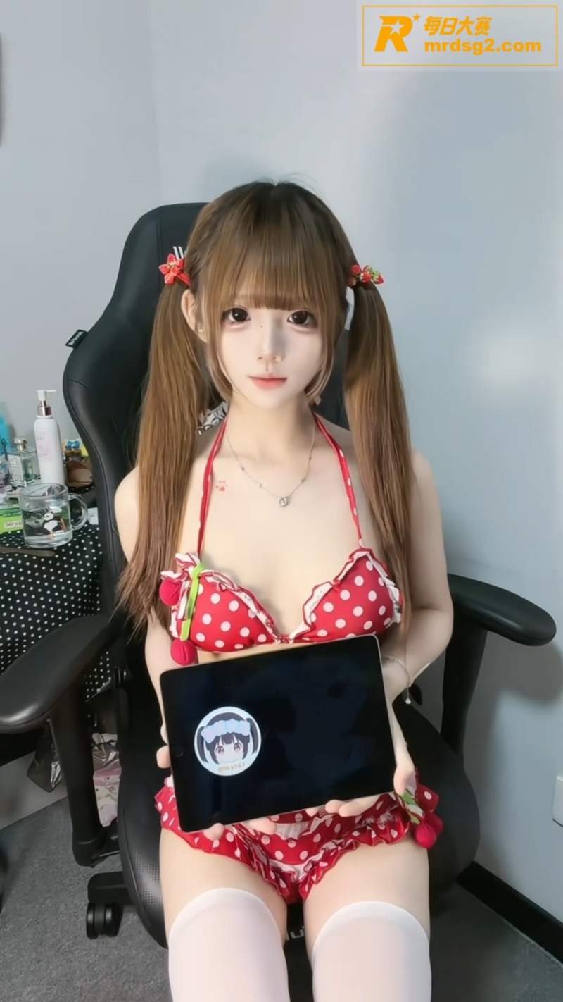 高颜值萝莉福利姬 小相关图片1