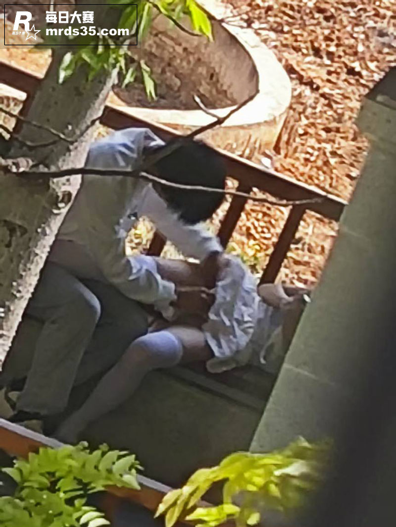 云南丘北县一对小情侣相关图片1