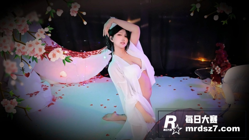 网易CC高颜值巨乳女相关图片5
