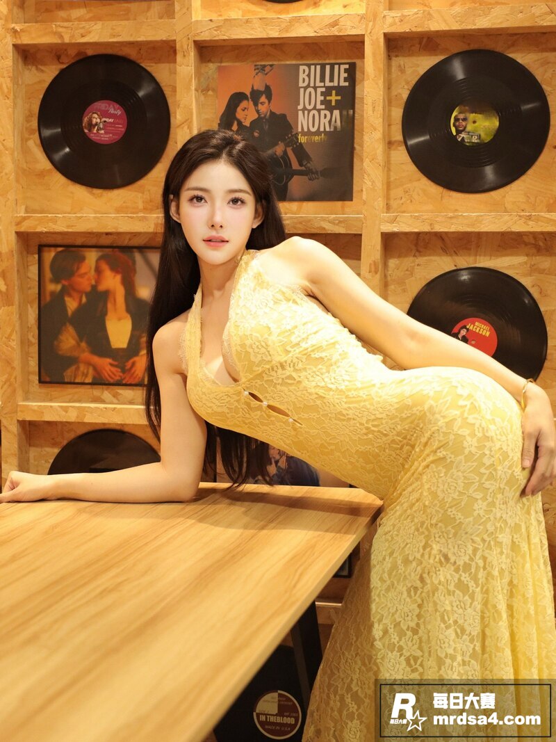 秀人网顶级嫩模 梨霜相关图片20