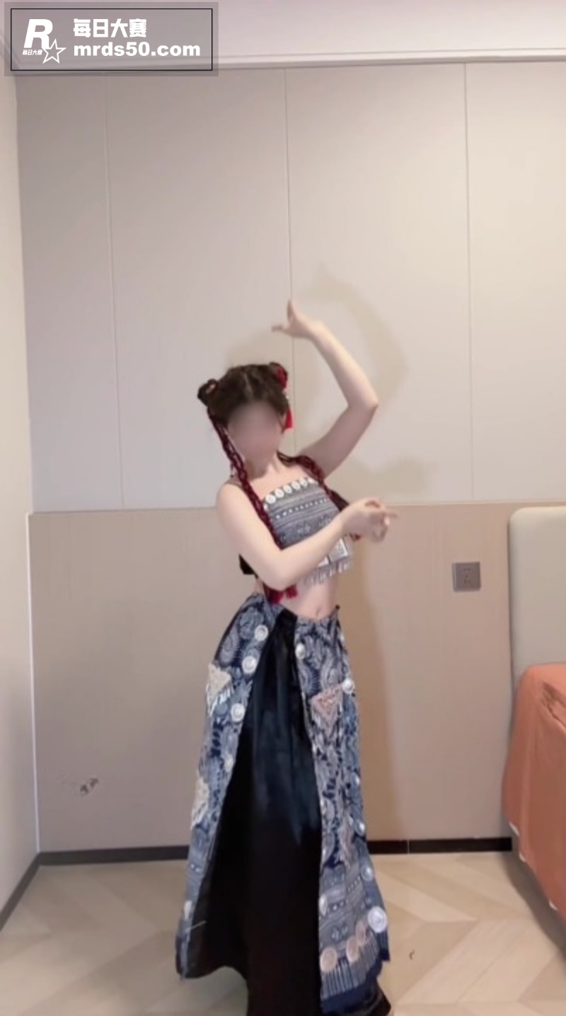推特骚舞福利姬 以安相关图片3