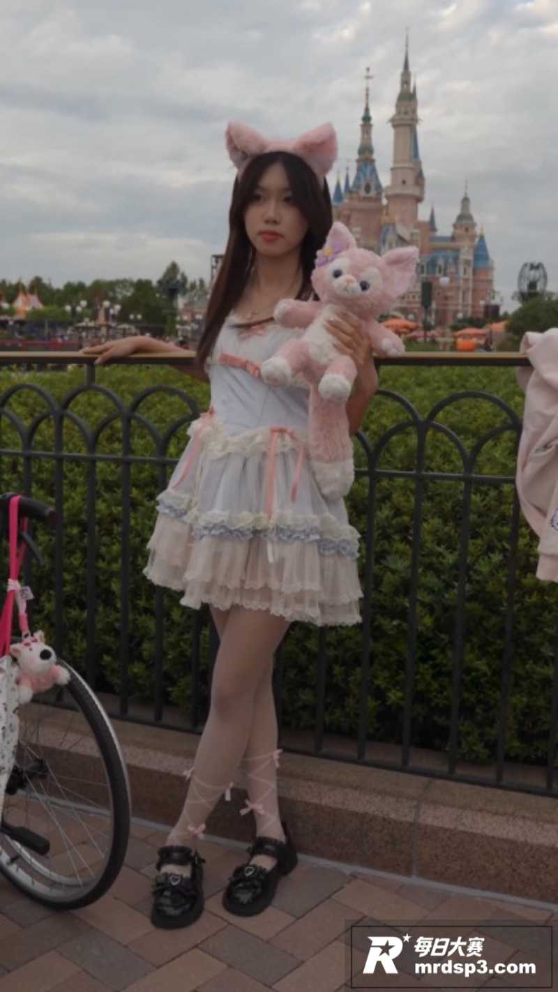 偷拍极品洛丽塔白丝美相关图片1