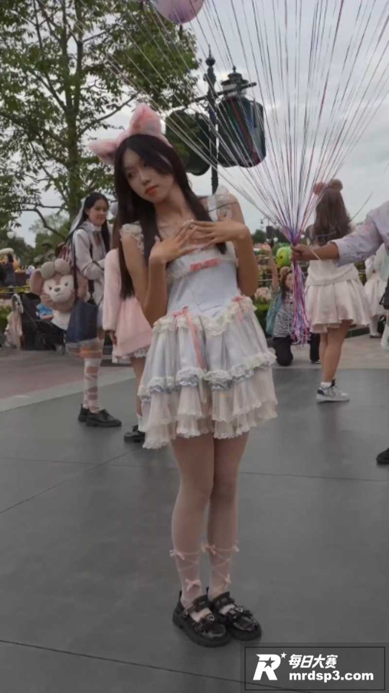 偷拍极品洛丽塔白丝美相关图片2
