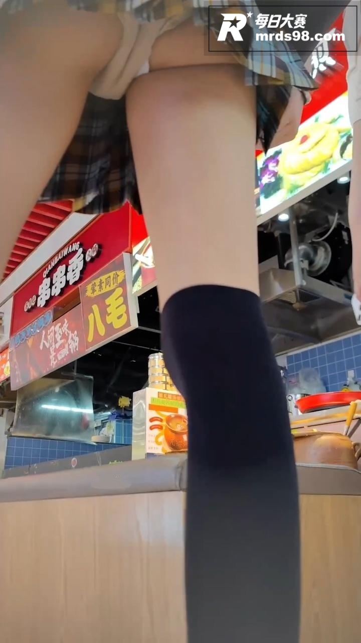 街拍抄底大神 偷拍极相关图片3