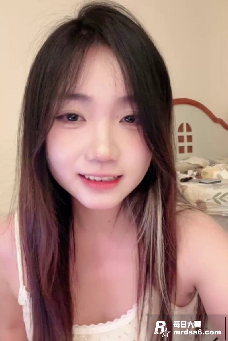 高颜值清纯反差女大学相关图片3