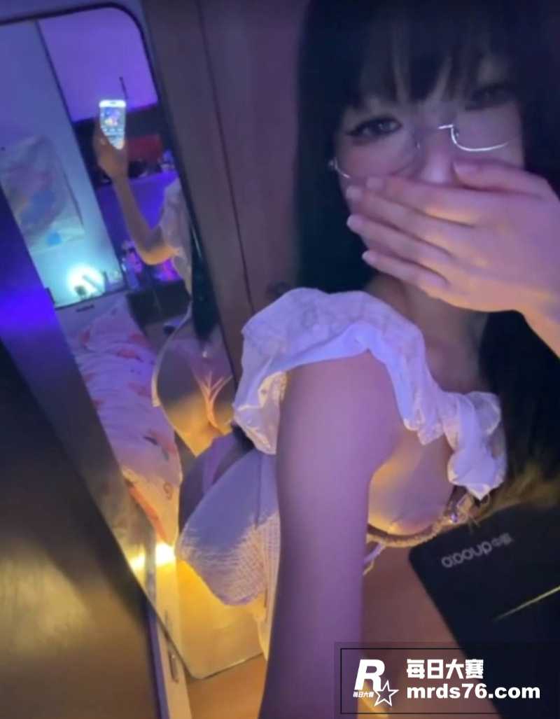 20岁极品美女 扮演相关图片4