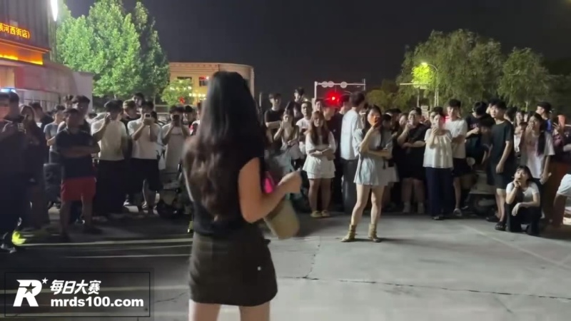 临沂街头抓小三引发激相关图片8