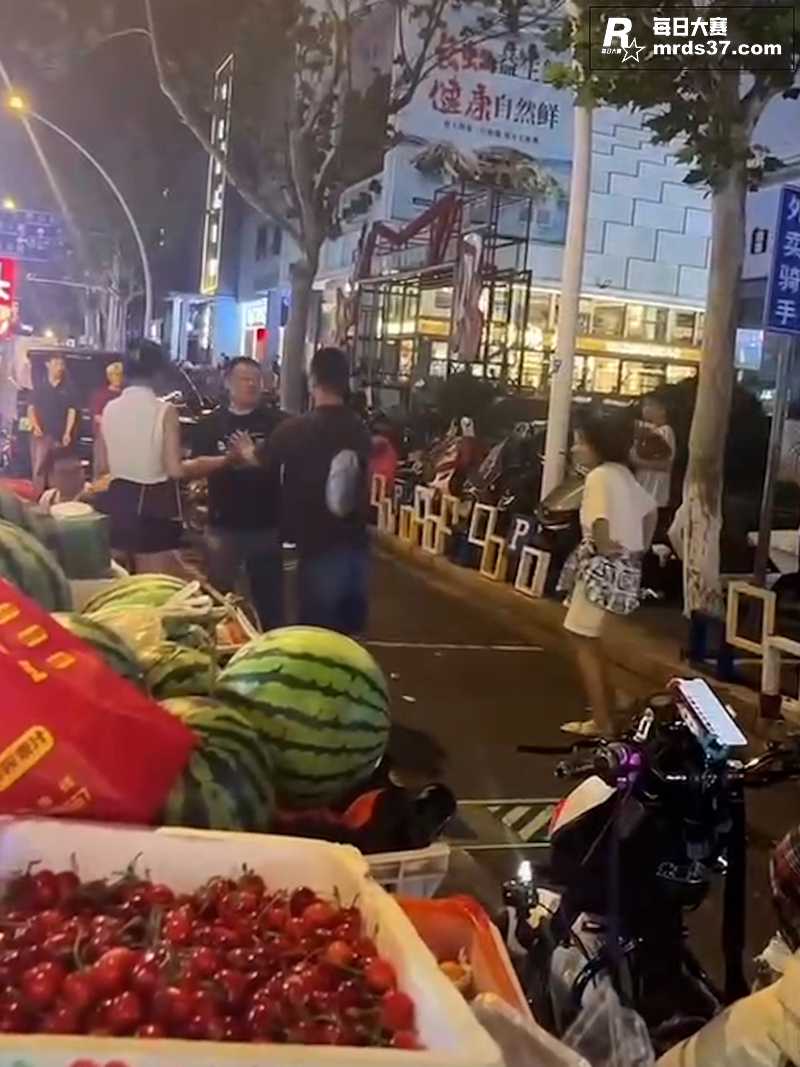 三百万哥砸车完整版 相关图片3