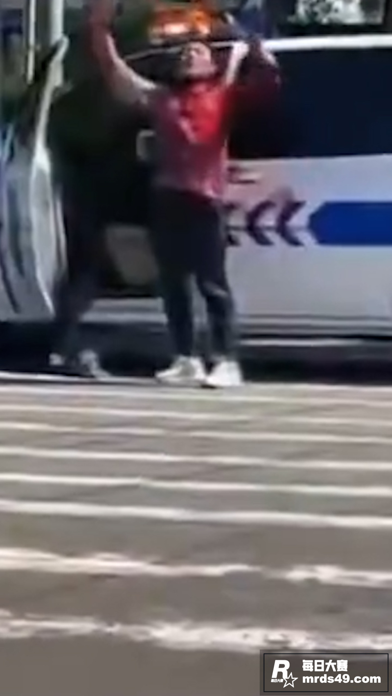 山东泰安小贩与城管爆相关图片4