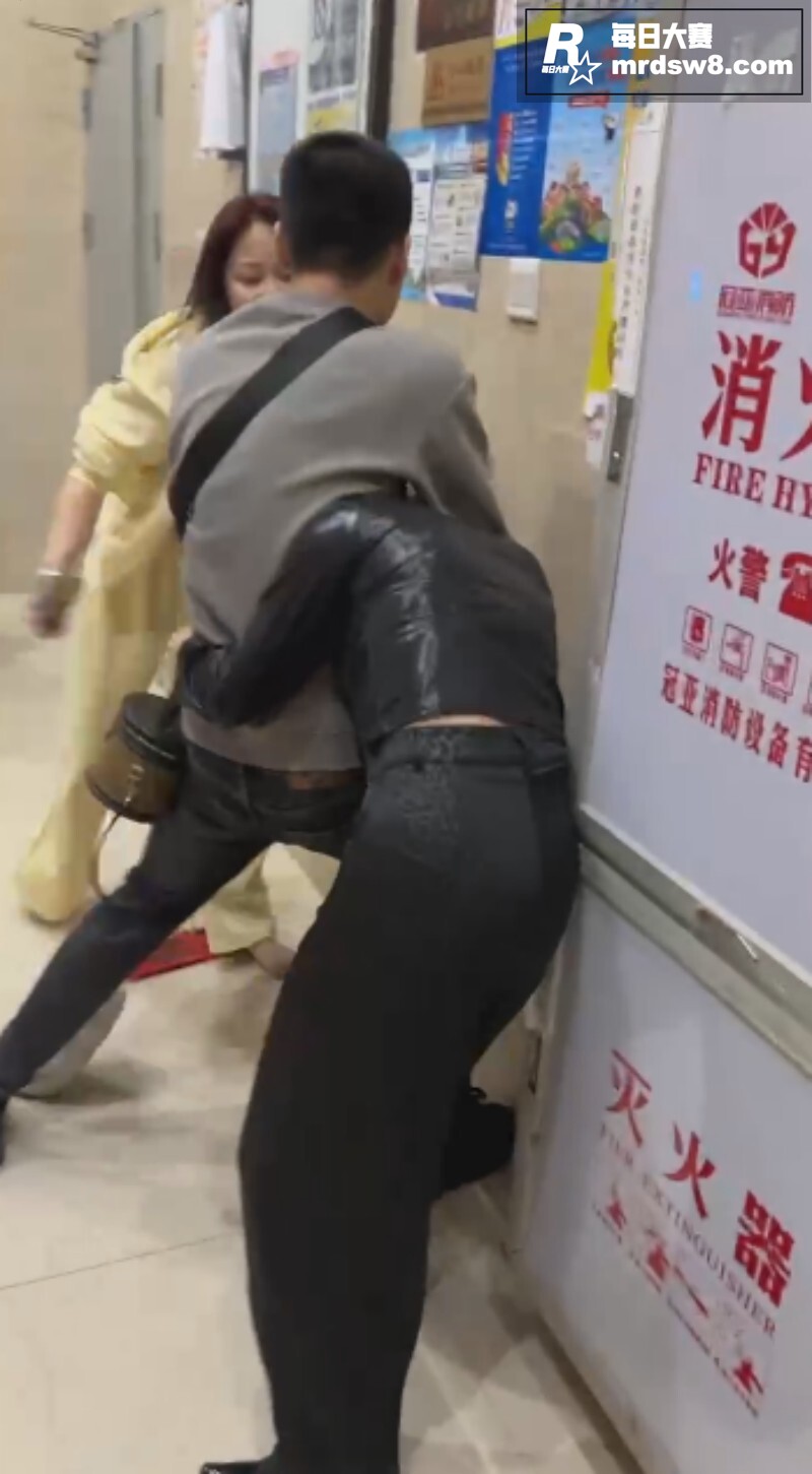 每日一抓！福建一男子相关图片2