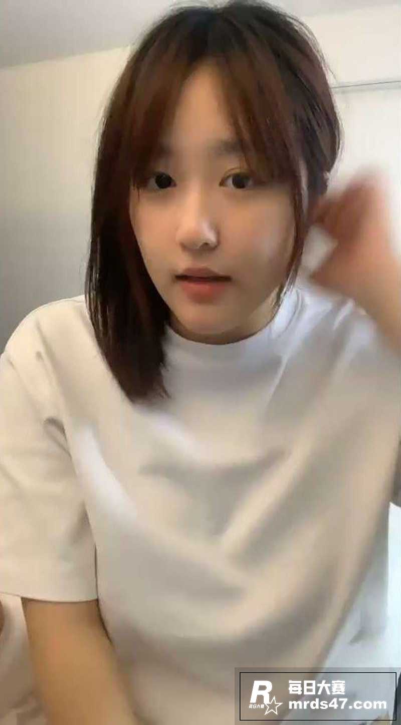 清纯可爱微胖学生妹 相关图片1