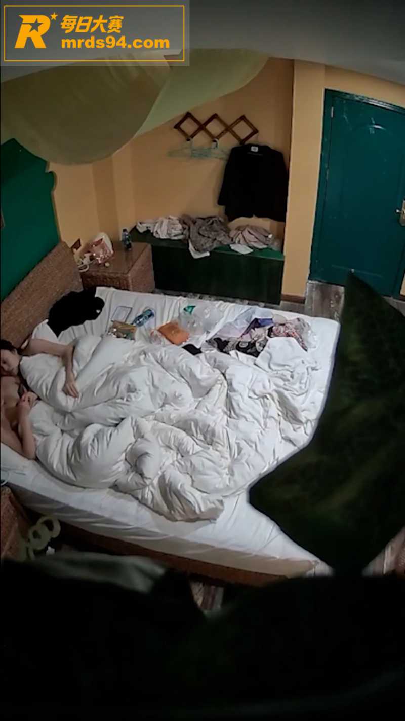 偷拍真实女同酒店开房相关图片1