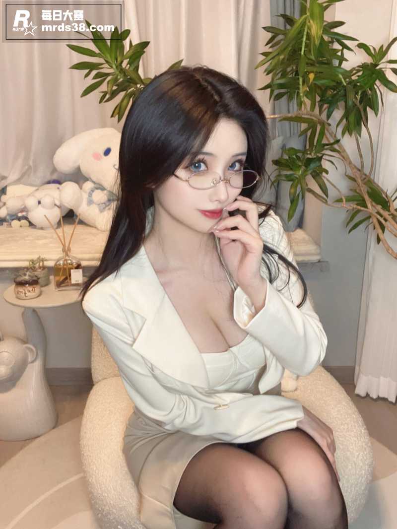 高颜值极品女神 ri相关图片1