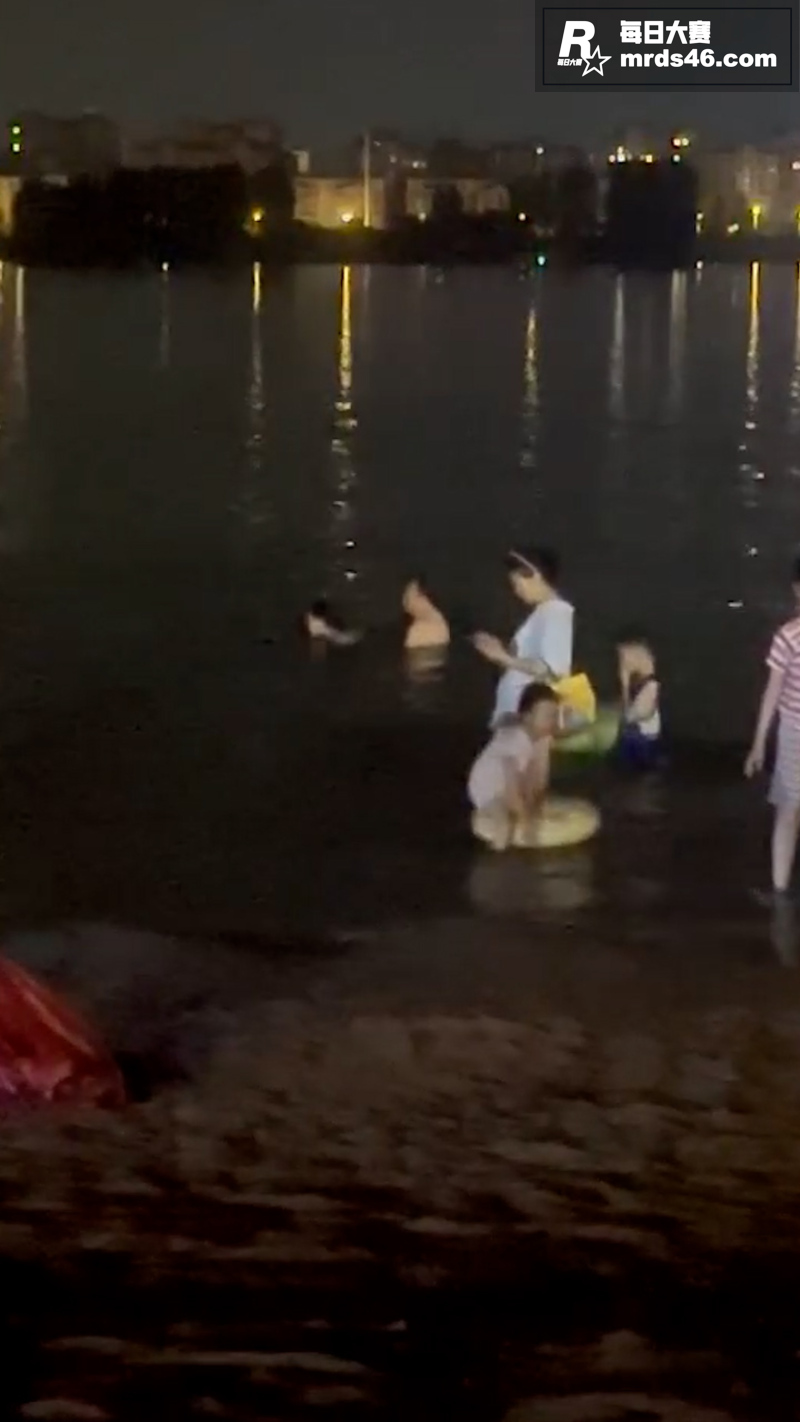 饥渴情侣避暑小妙招 相关图片4