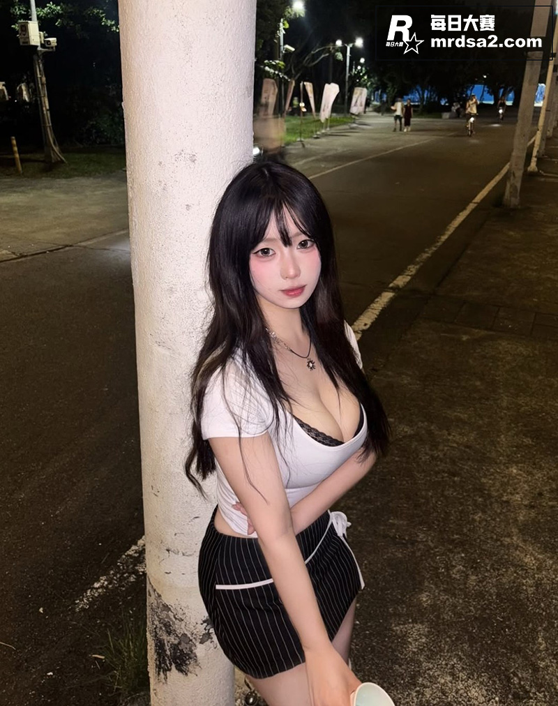 IG高颜值巨乳网红 相关图片3
