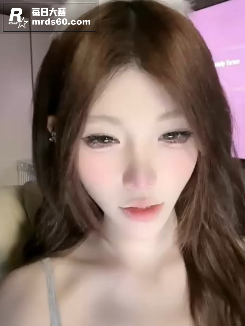 抖音极品阿黑颜女神 相关图片2