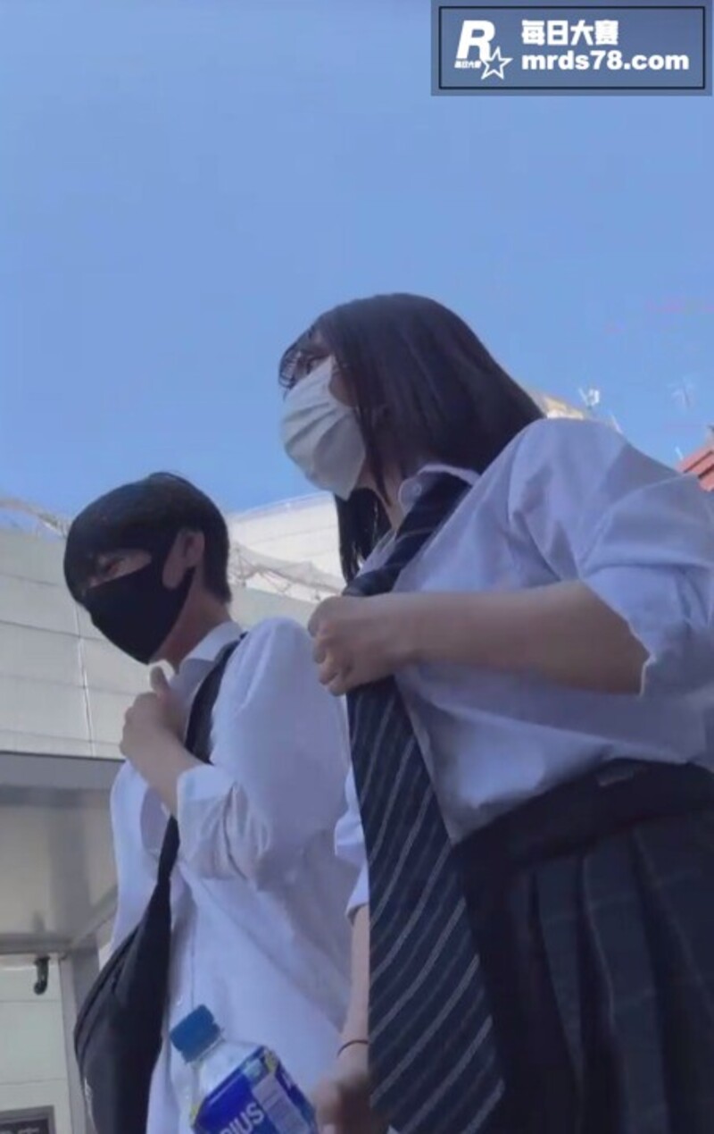 日本街拍 偷拍男全程相关图片4