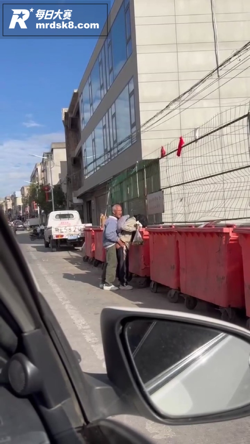 福建平潭市区路边垃圾相关图片2