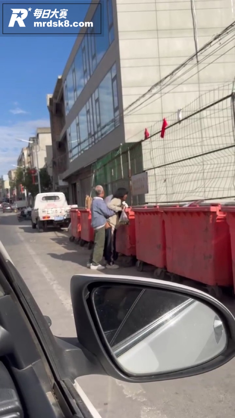 福建平潭市区路边垃圾相关图片4