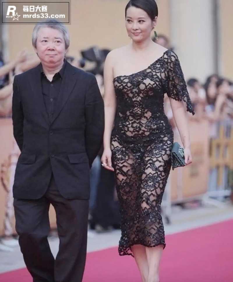 女明星 袁立 早年拍相关图片4