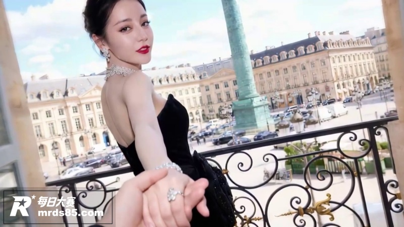 AI明星脱衣 迪丽热相关图片3