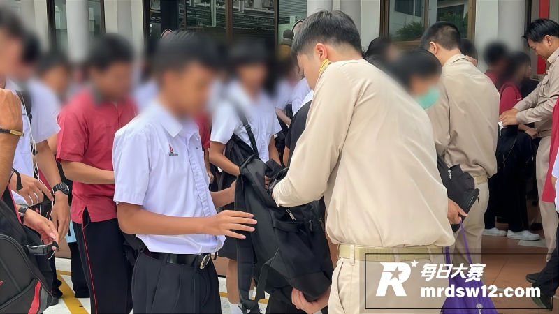 泰国校园大搜查 金属相关图片6