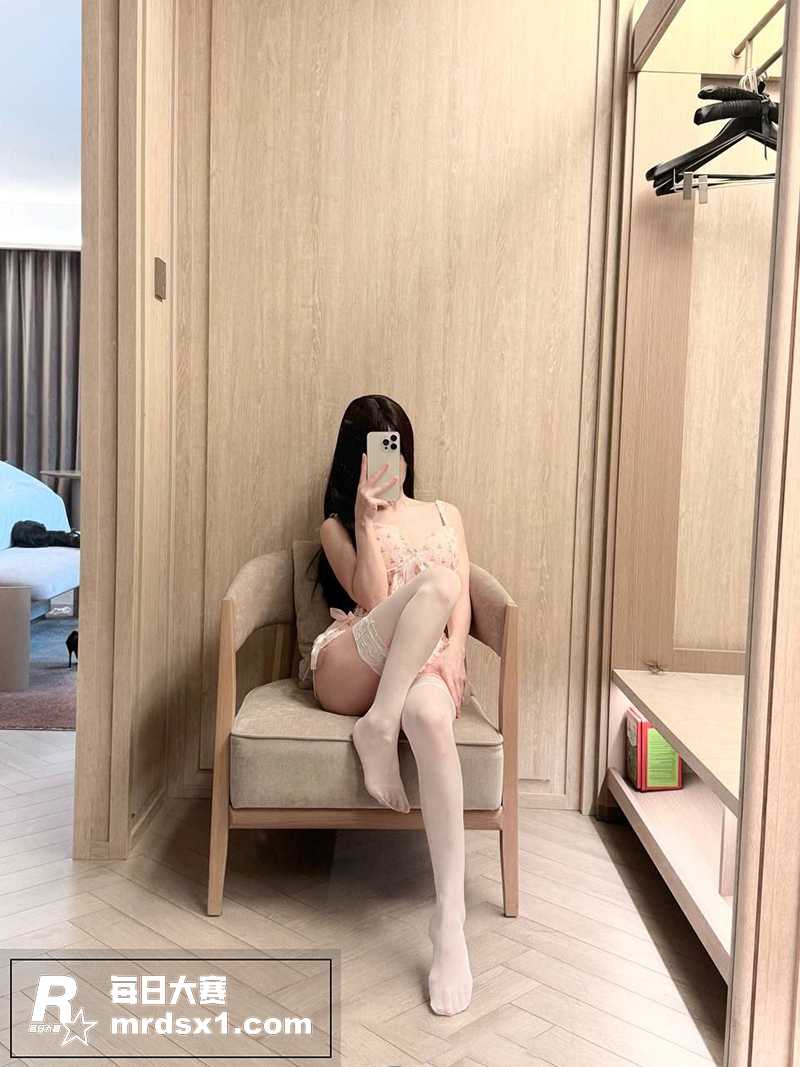 推特顶级萝莉福利姬 相关图片13
