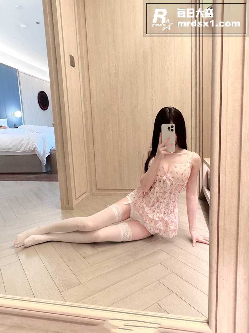 推特顶级萝莉福利姬 相关图片24
