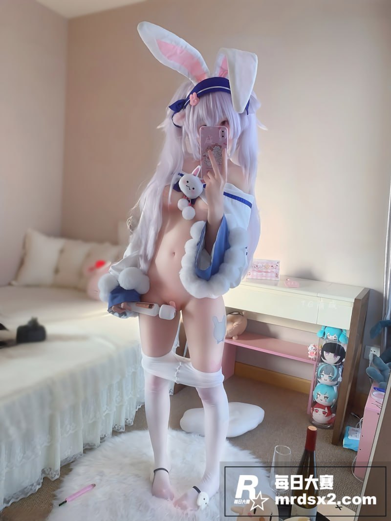 推特极品萝莉 哎我黑相关图片1