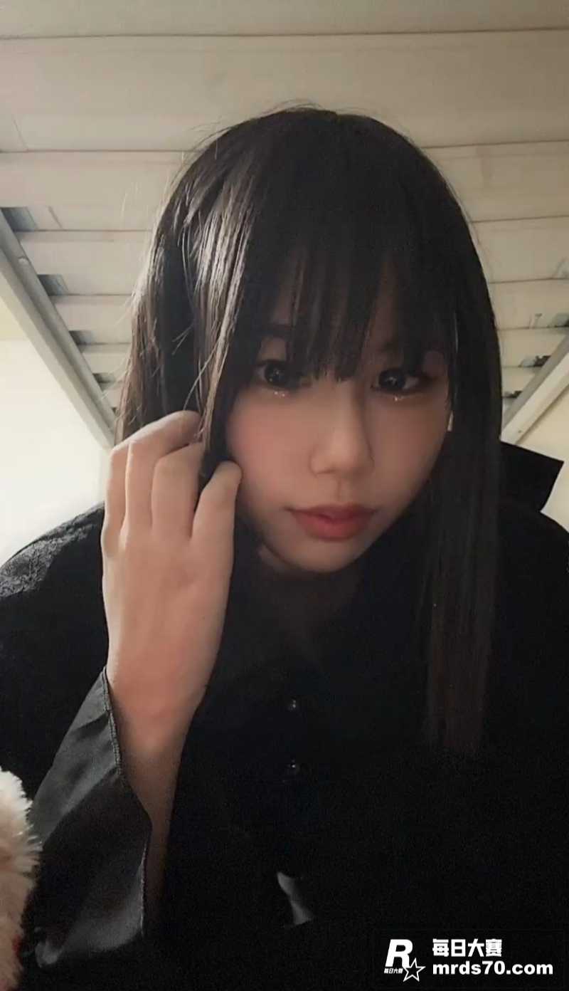 纯欲短发正妹 遭网络相关图片1